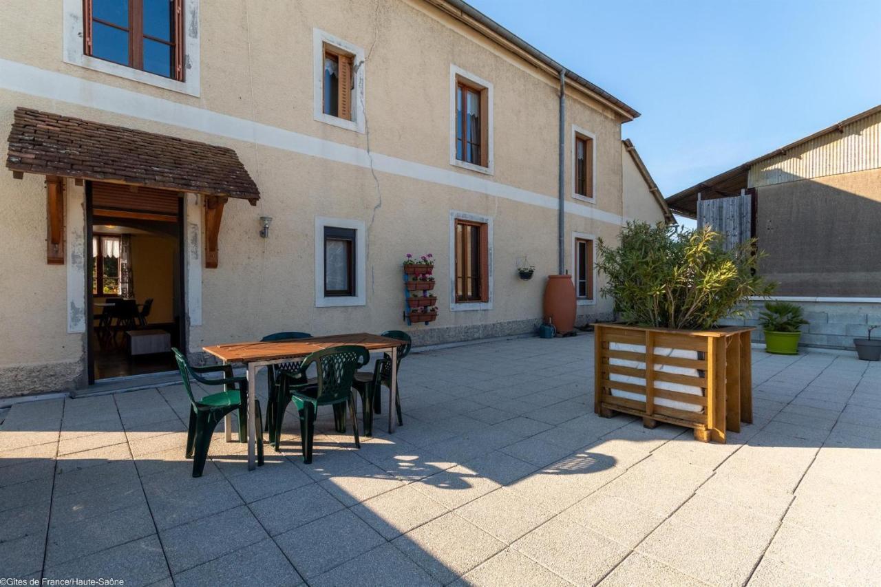Les Hirondelles Villa Pesmes Eksteriør billede